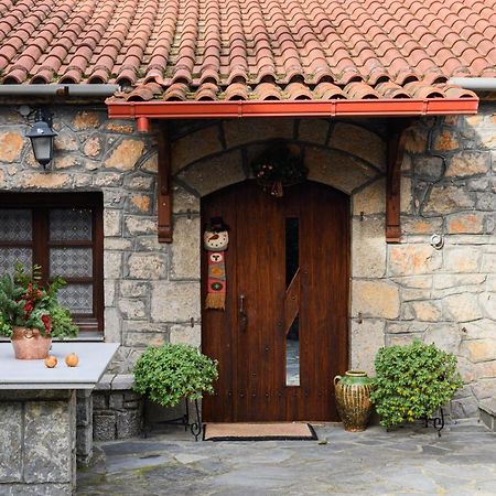 Guesthouse Karahalios 폴리드로소스 외부 사진