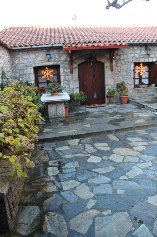 Guesthouse Karahalios 폴리드로소스 외부 사진