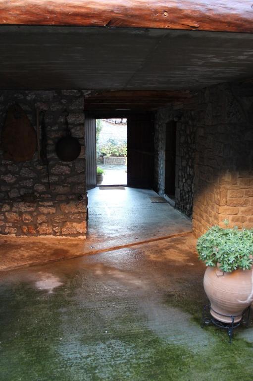 Guesthouse Karahalios 폴리드로소스 외부 사진