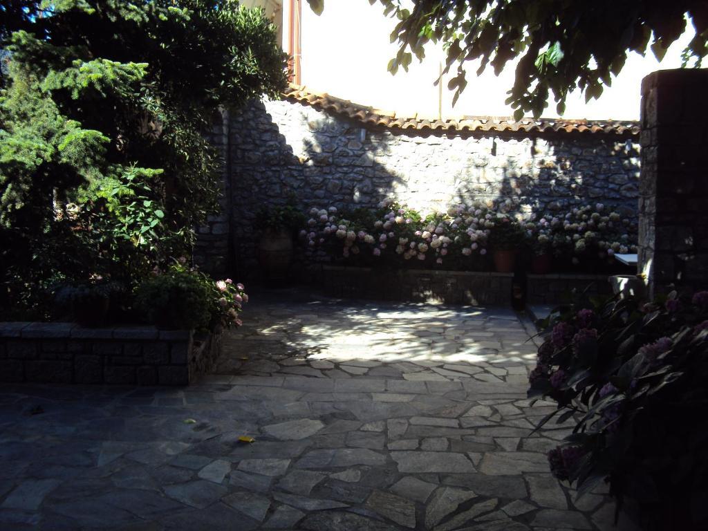 Guesthouse Karahalios 폴리드로소스 외부 사진